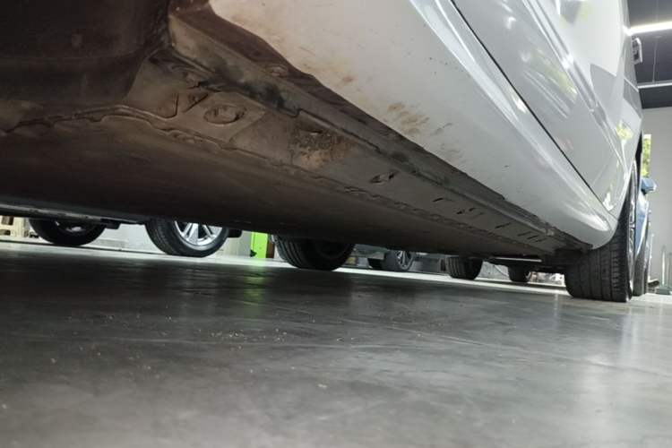 Used Hima AITO M5 2023 Pure Electric Rear-Drive Intelligent Driving Version Left Side Sill