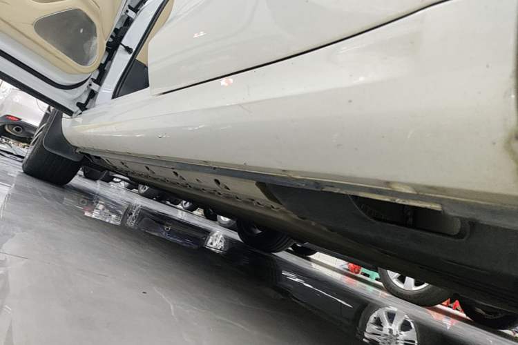 Used Hima AITO M5 2023 Extended-Range Four-Wheel Drive Intelligent Driving Version Left Side Sill