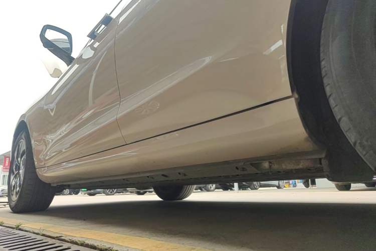 Used Hima AITO M5 2023 All-Electric Rear-Drive Standard Edition Left Side Sill