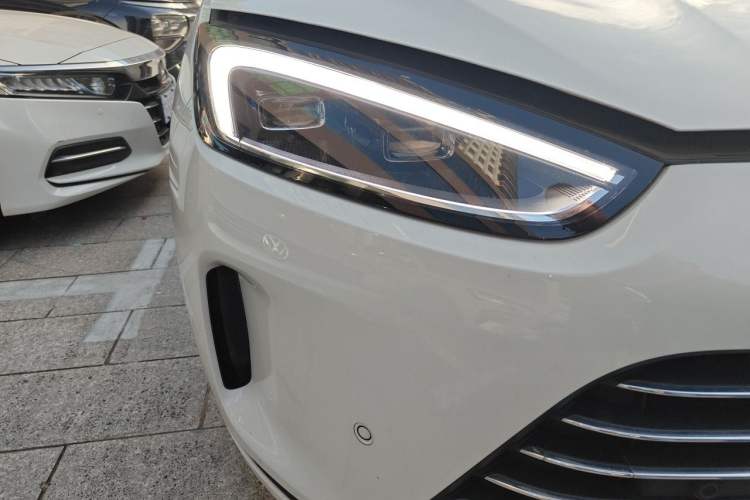 Used Hima AITO M5 2023 Extended-Range Four-Wheel Drive Intelligent Driving Version Right Front Headlight