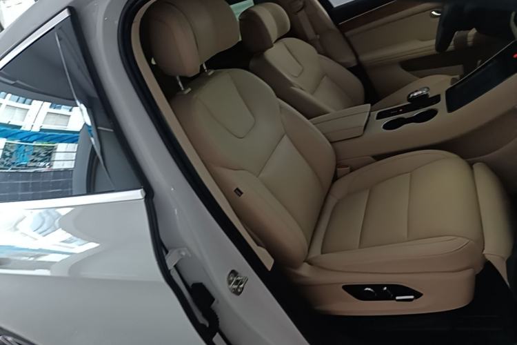Used Hima AITO M5 2023 Extended-Range Four-Wheel Drive Intelligent Driving Version Right Front Seat