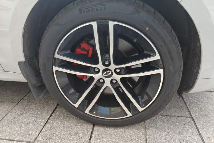 Used Hima AITO M5 2023 Extended-Range Four-Wheel Drive Intelligent Driving Version Right Front Wheel Hub