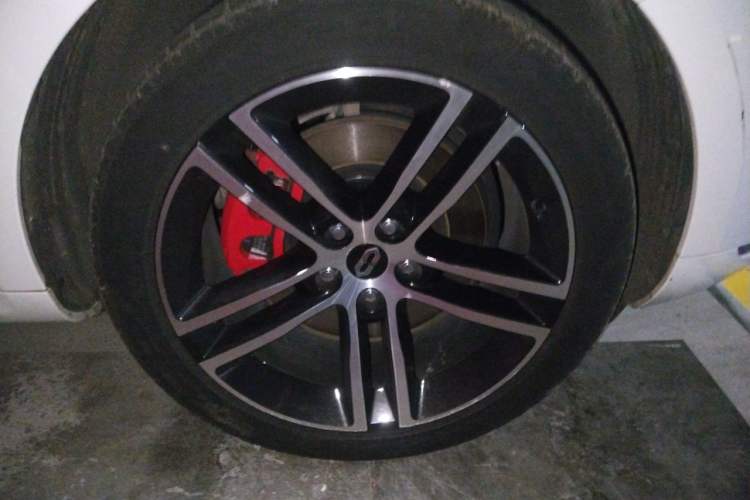 Used Hima AITO M5 2023 Extended-Range Rear-Drive Intelligent Driving Version Right Front Wheel Hub