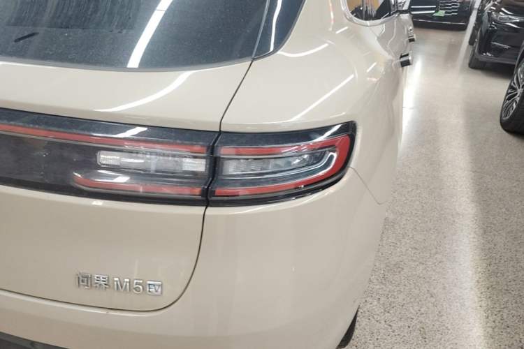 Used Hima AITO M5 2023 Pure Electric Rear-Drive Intelligent Driving Version Right Rear Taillight