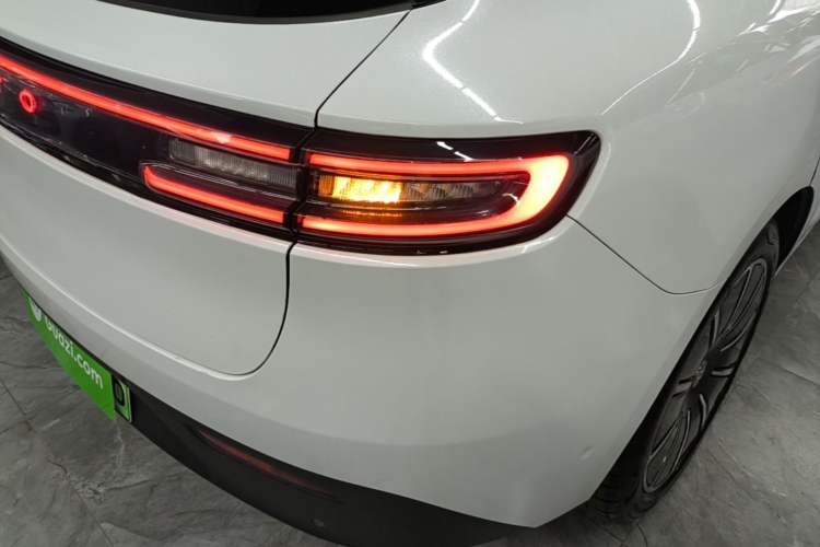 Used Hima AITO M5 2023 Pure Electric Rear-Drive Intelligent Driving Version Right Rear Taillight
