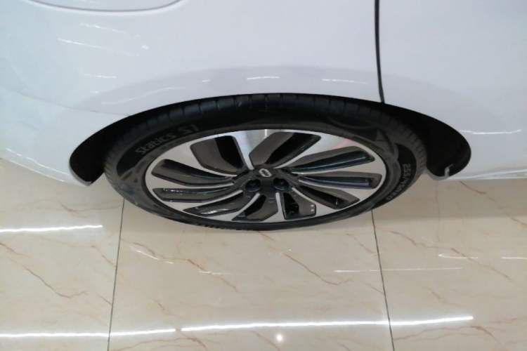 Used Hima AITO M5 2023 Extended-Range Four-Wheel Drive Intelligent Driving Version Right Rear Wheel Hub