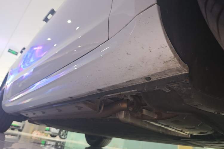 Used Hima AITO M5 2023 Extended-Range Rear-Drive Intelligent Driving Version Right Side Sill