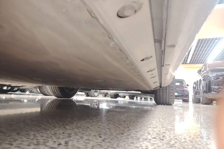 Used Hima AITO M5 2023 Pure Electric Rear-Drive Intelligent Driving Version Right Side Sill