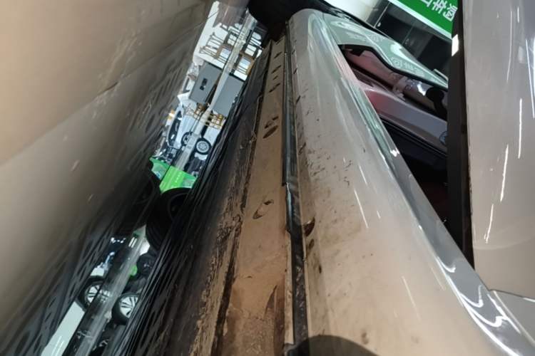 Used Hima AITO M5 2023 Pure Electric All-Wheel Drive Intelligent Driving Version Right Side Sill