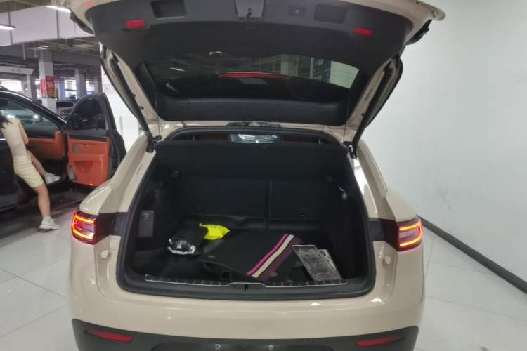 Used Hima AITO M5 2023 All-Electric Rear-Drive Standard Edition Trunk