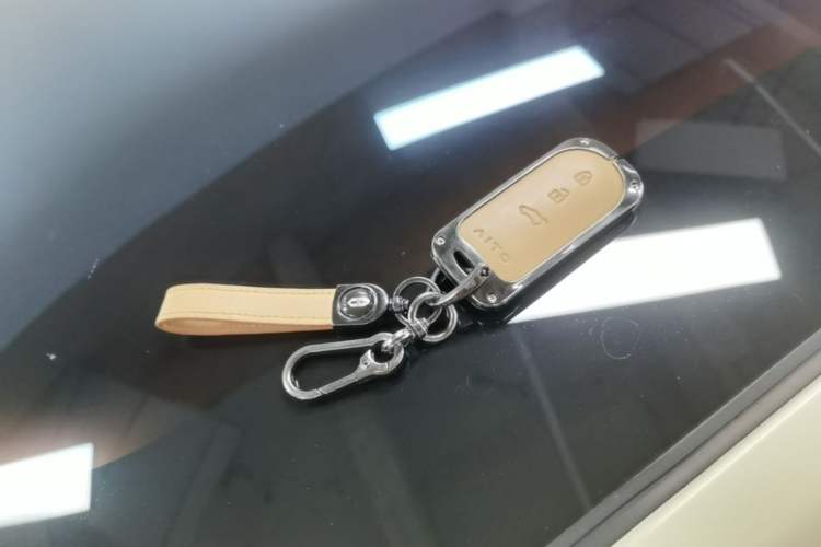 Used Hima AITO M5 2023 All-Electric Rear-Drive Standard Edition Vehicle Key