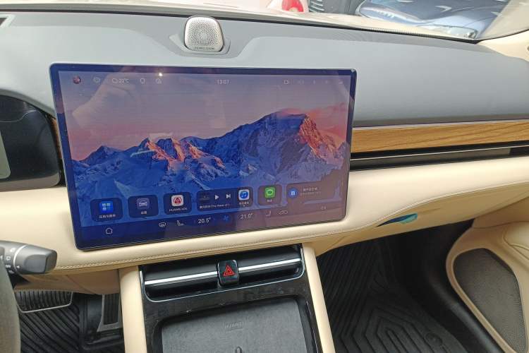 Used Hima AITO M5 2023 Extended-Range Four-Wheel Drive Intelligent Driving Version Audio And AC Panel