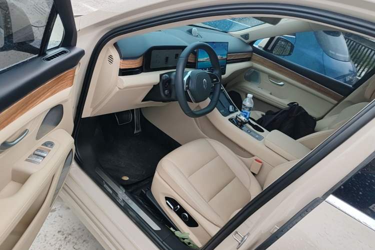 Used Hima AITO M5 2023 All-Electric Rear-Drive Standard Edition Driver Seat