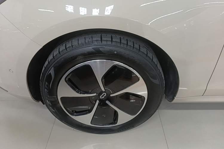 Used Hima AITO M5 2023 All-Electric Rear-Drive Standard Edition Exterior 4