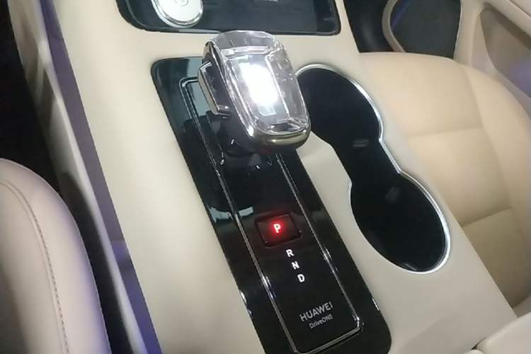 Used Hima AITO M5 2023 Extended-Range Rear-Drive Intelligent Driving Version Gear Lever