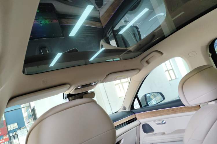 Used Hima AITO M5 2023 Extended-Range Rear-Drive Standard Version Headliner