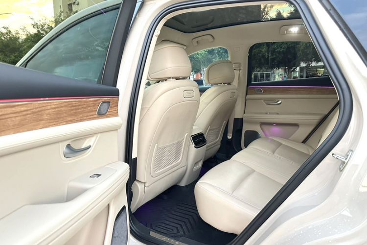 Used Hima AITO M5 2023 Extended-Range Rear-Drive Standard Version Interior 3