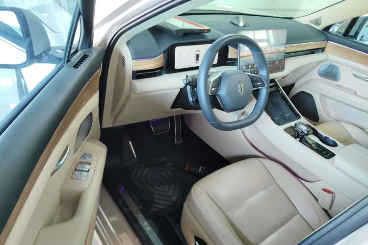 Used Hima AITO M5 2023 Extended-Range Rear-Drive Standard Version Interior 3