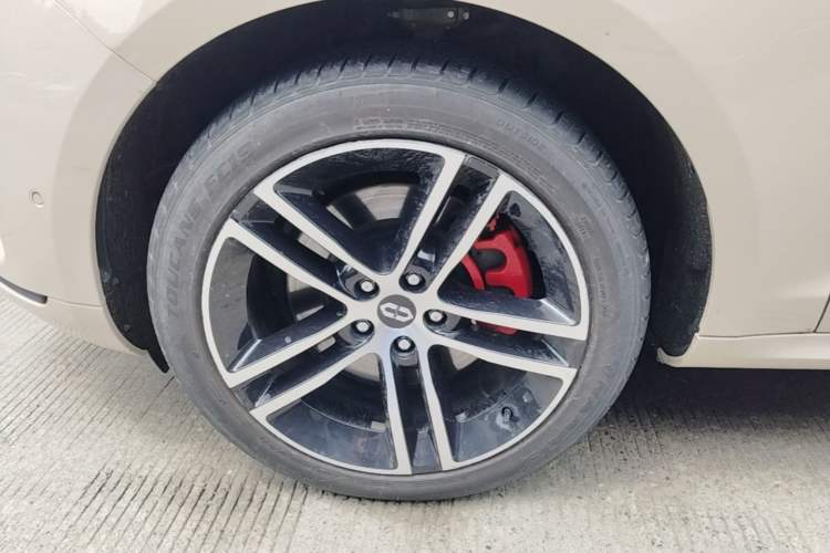 Used Hima AITO M5 2023 Extended-Range Four-Wheel Drive Standard Edition Left Front Wheel Hub