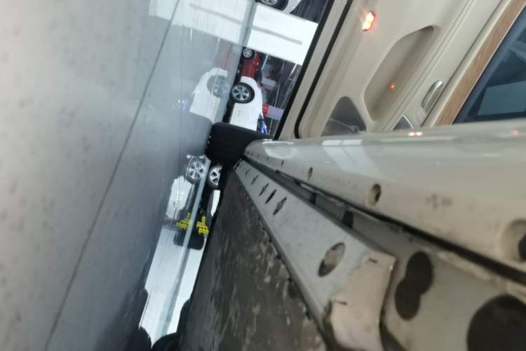 Used Hima AITO M5 2023 All-Electric Rear-Drive Standard Edition Left Side Sill