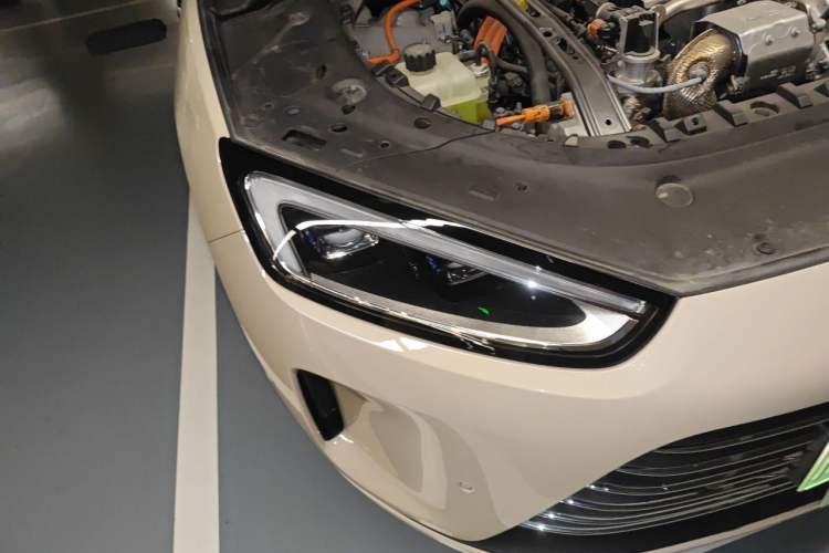 Used Hima AITO M5 2023 Extended-Range Rear-Drive Intelligent Driving Version Right Front Headlight