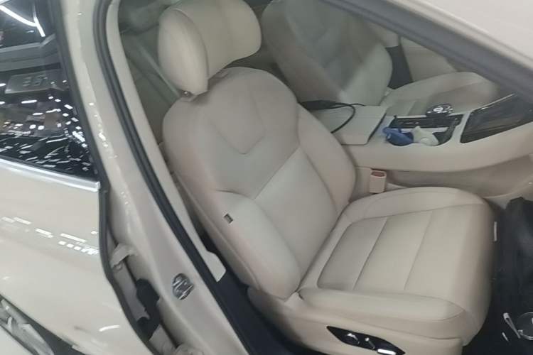 Used Hima AITO M5 2023 All-Electric Rear-Drive Standard Edition Right Front Seat