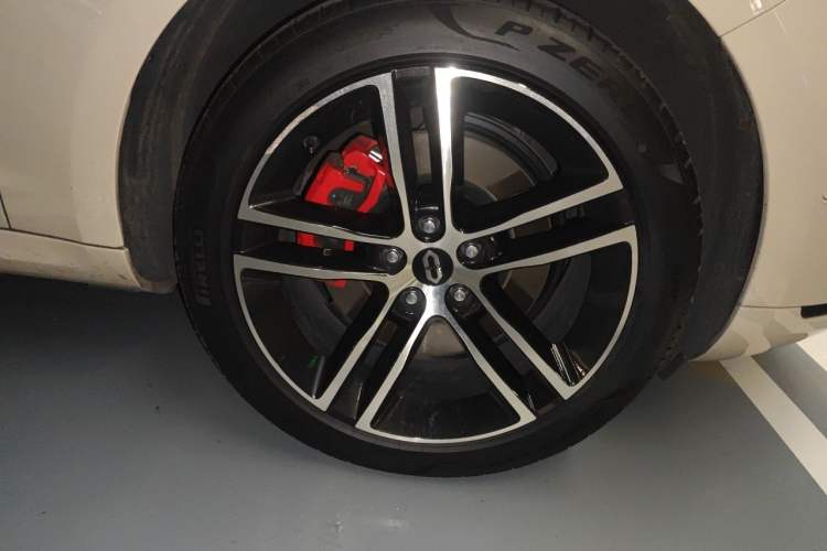 Used Hima AITO M5 2023 Extended-Range Rear-Drive Intelligent Driving Version Right Front Wheel Hub