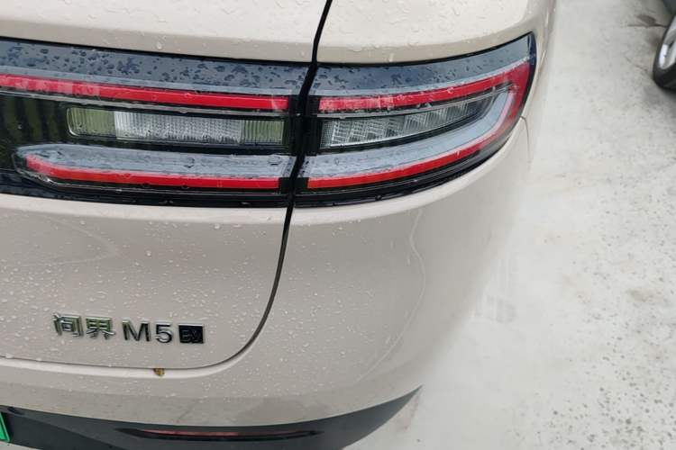 Used Hima AITO M5 2023 All-Electric Rear-Drive Standard Edition Right Rear Taillight