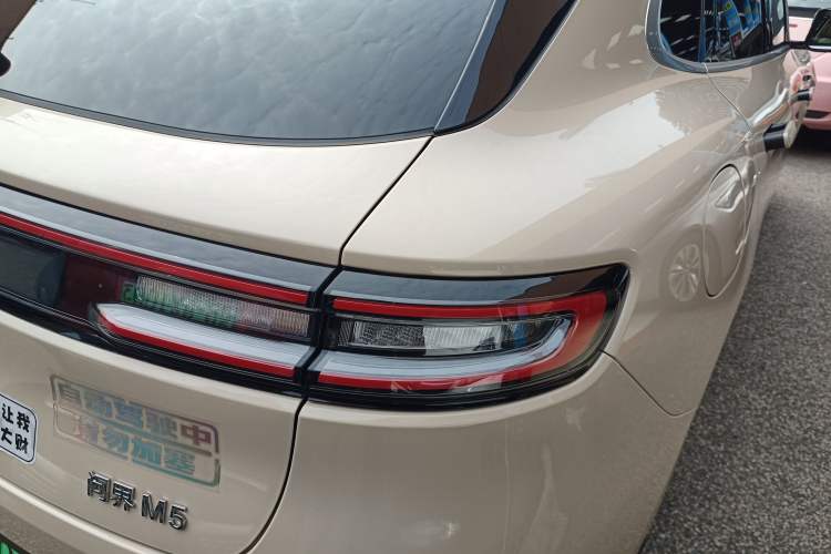 Used Hima AITO M5 2023 Extended-Range Four-Wheel Drive Intelligent Driving Version Right Rear Taillight