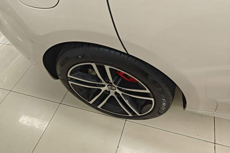 Used Hima AITO M5 2023 Extended-Range Rear-Drive Intelligent Driving Version Right Rear Wheel Hub