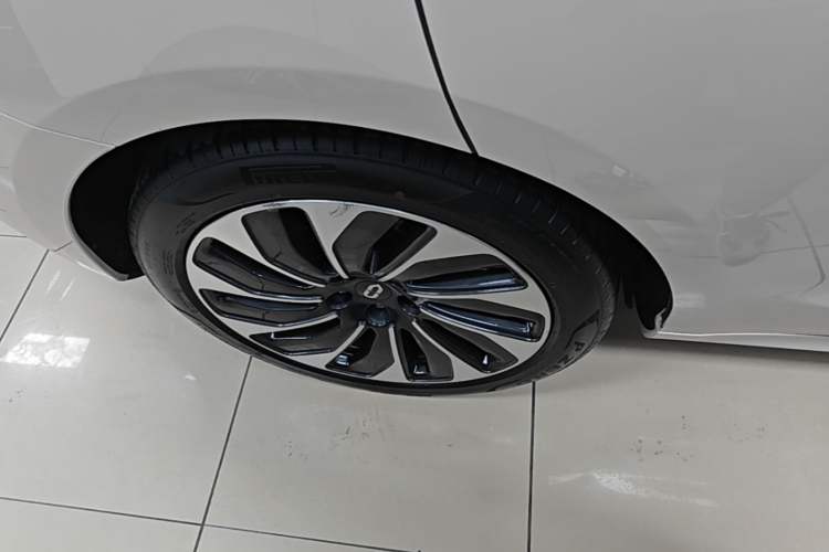 Used Hima AITO M5 2023 Extended-Range Rear-Drive Intelligent Driving Version Right Rear Wheel Hub