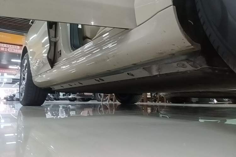 Used Hima AITO M5 2023 All-Electric Rear-Drive Standard Edition Right Side Sill