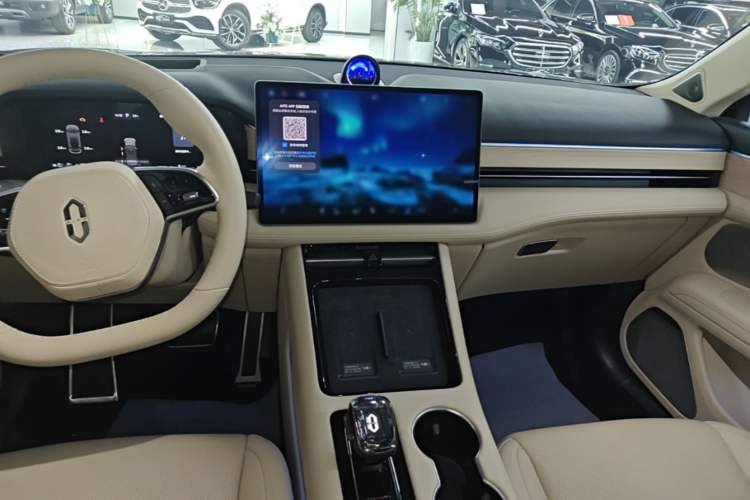 Used Hima AITO M5 2024 Extended-Range Max RS Four-Wheel Drive Advanced Intelligent Driving Version Audio And AC Panel
