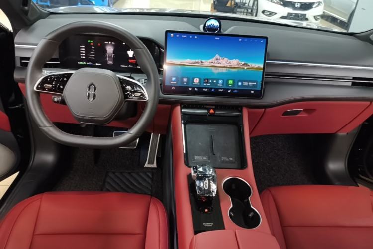 Used Hima AITO M5 2024 Extended-Range Max Rear-Wheel Drive Advanced Intelligent Driving Version Center Console