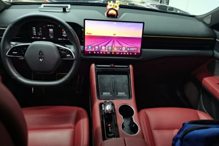 Used Hima AITO M5 2024 Extended-Range Max RS Four-Wheel Drive Advanced Intelligent Driving Version Center Console