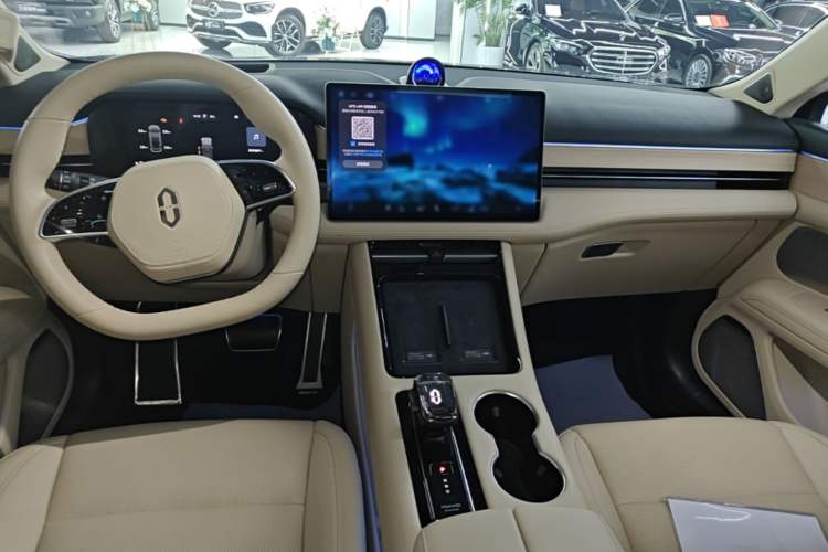 Used Hima AITO M5 2024 Extended-Range Max RS Four-Wheel Drive Advanced Intelligent Driving Version Center Console