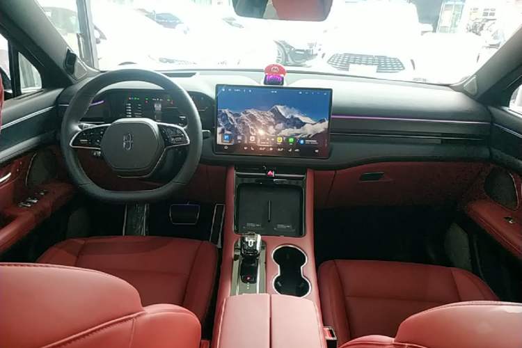 Used Hima AITO M5 2024 Extended-Range Max RS Four-Wheel Drive Advanced Intelligent Driving Version Center Console