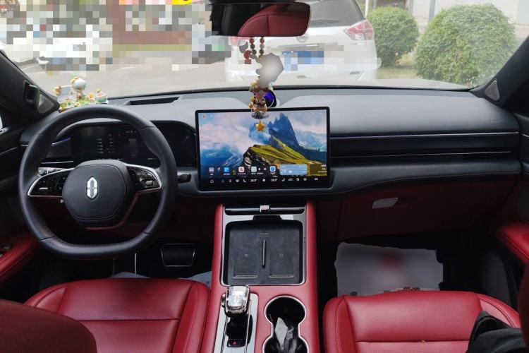 Used Hima AITO M5 2024 Extended-Range Max RS Four-Wheel Drive Advanced Intelligent Driving Version Center Console