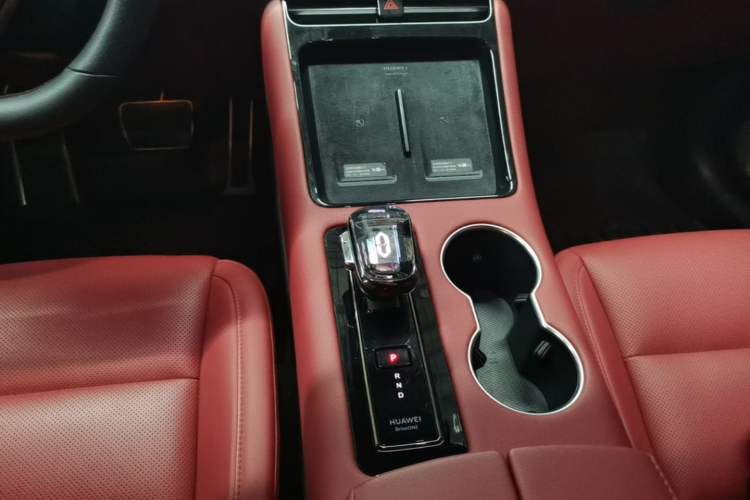 Used Hima AITO M5 2024 Extended-Range Max RS Four-Wheel Drive Advanced Intelligent Driving Version Gear Lever