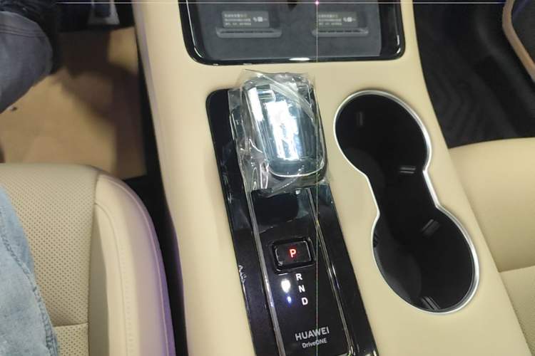 Used Hima AITO M5 2024 Extended-Range Max Rear-Wheel Drive Advanced Intelligent Driving Version Gear Lever
