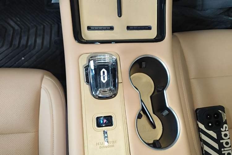 Used Hima AITO M5 2024 Extended-Range Max Rear-Wheel Drive Advanced Intelligent Driving Version Gear Lever