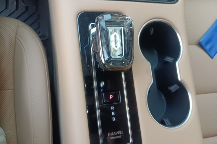 Used Hima AITO M5 2024 Extended-Range Max RS Four-Wheel Drive Advanced Intelligent Driving Version Gear Lever