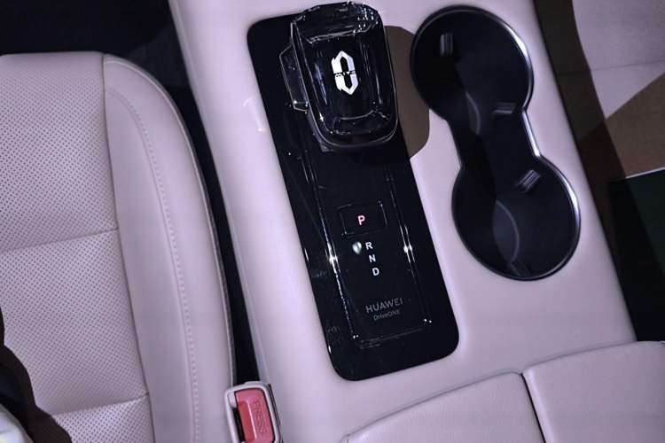 Used Hima AITO M5 2024 Extended-Range Max Rear-Wheel Drive Advanced Intelligent Driving Version Gear Lever