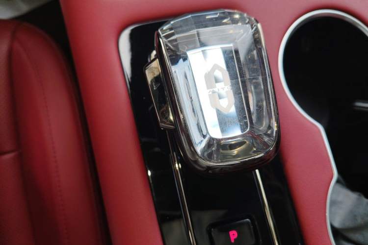 Used Hima AITO M5 2024 Extended-Range Max RS Four-Wheel Drive Advanced Intelligent Driving Version Gear Lever