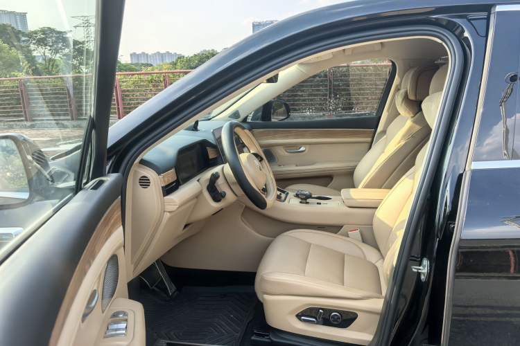 Used Hima AITO M5 2024 Extended-Range Max Rear-Wheel Drive Advanced Intelligent Driving Version Interior 4