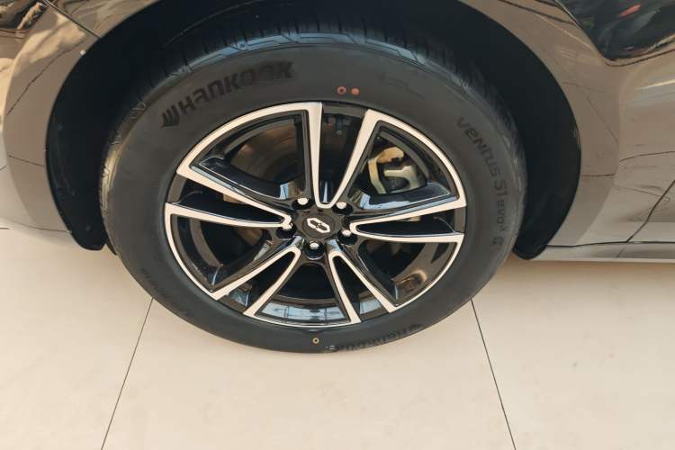 Used Hima AITO M5 2024 Extended-Range Max Rear-Wheel Drive Advanced Intelligent Driving Version Left Front Wheel Hub