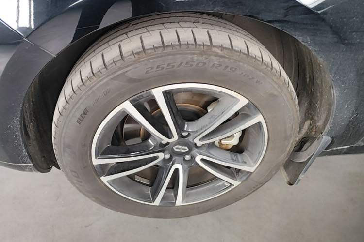 Used Hima AITO M5 2024 Extended-Range Max Rear-Wheel Drive Advanced Intelligent Driving Version Left Front Wheel Hub