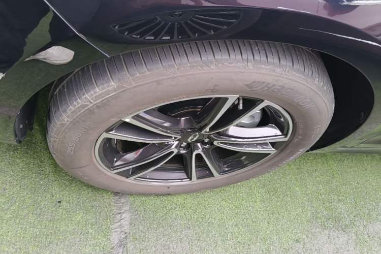 Used Hima AITO M5 2024 Extended-Range Max Rear-Wheel Drive Advanced Intelligent Driving Version Left Front Wheel Hub