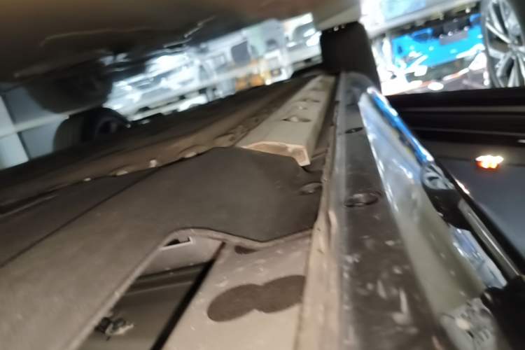 Used Hima AITO M5 2024 Extended-Range Max Rear-Wheel Drive Advanced Intelligent Driving Version Left Side Sill