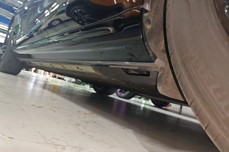 Used Hima AITO M5 2024 Extended-Range Max RS Four-Wheel Drive Advanced Intelligent Driving Version Left Side Sill